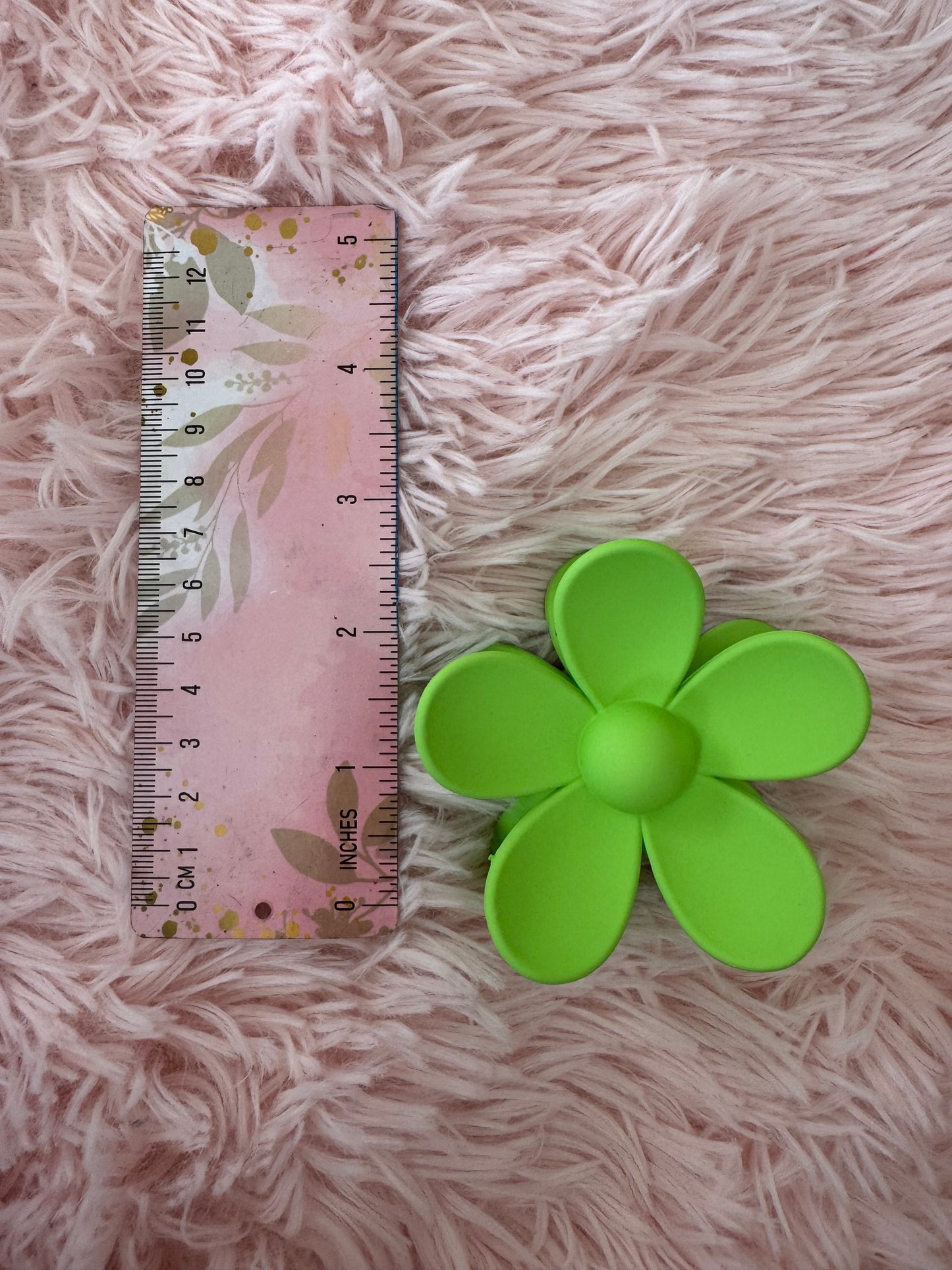 Large Daisy Claw Clip